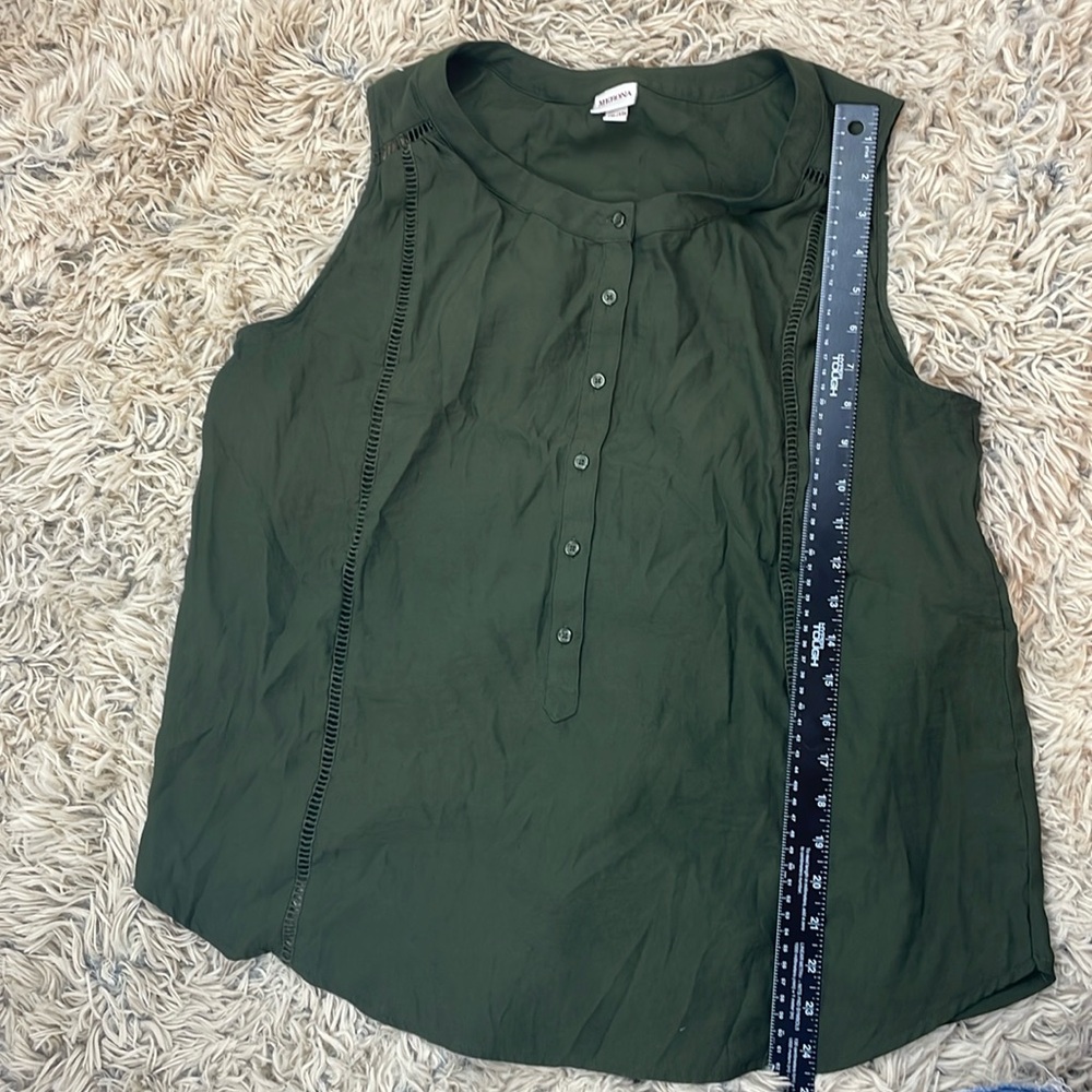 Medina xxl olive green sleeveless blouse